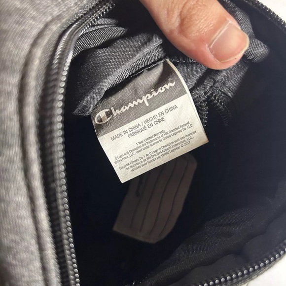 Champion Prime Waist Pack/Fanny Pack/mini sling bag, Gray Oversize Logo Unisex - Picture 8 of 13